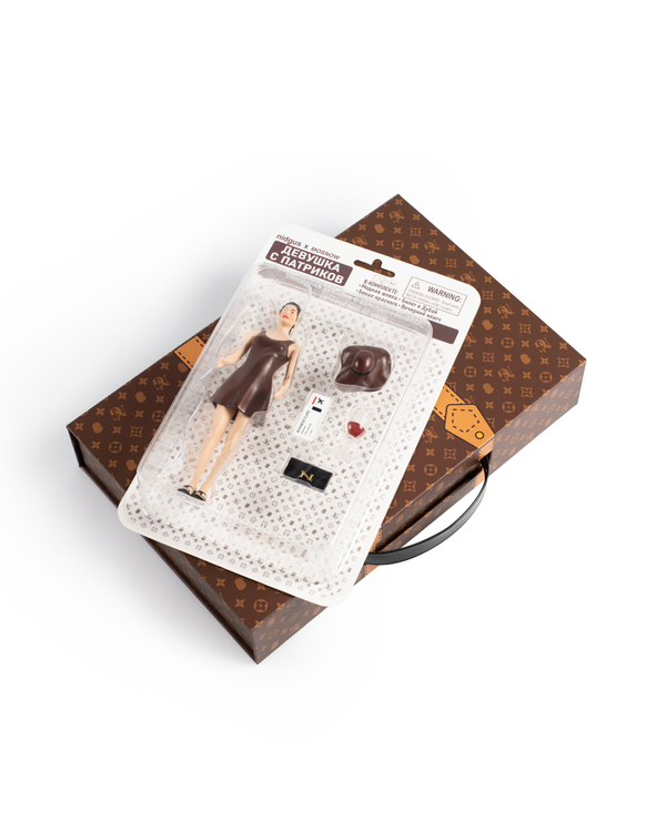 Девушка с Патриков