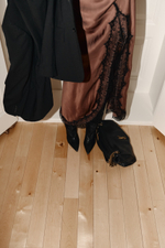 Комбине с разрезом и кружевом