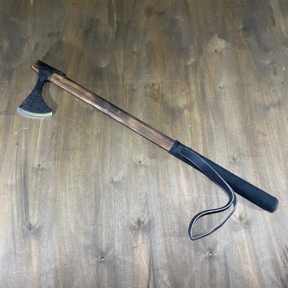 Топор кованый тип 4, на древке (берёза)