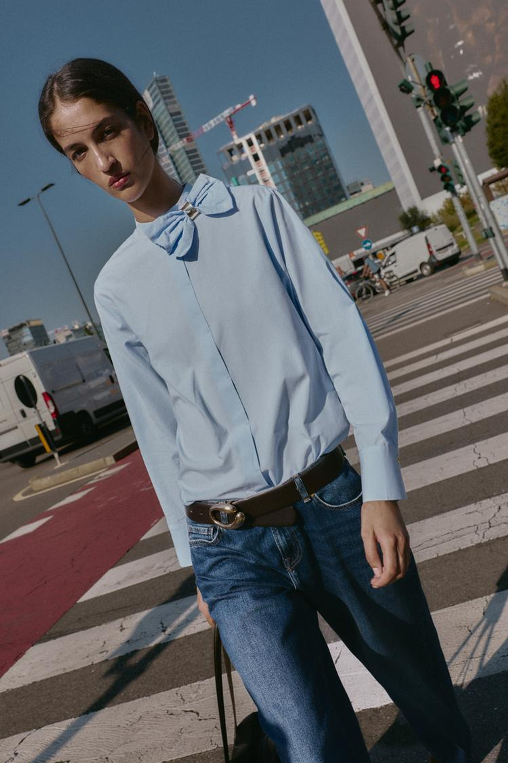 ZARA БЛУЗКА ИЗ ПОПЛИНА С ЗАВЯЗКОЙ, ГОЛУБОЙ