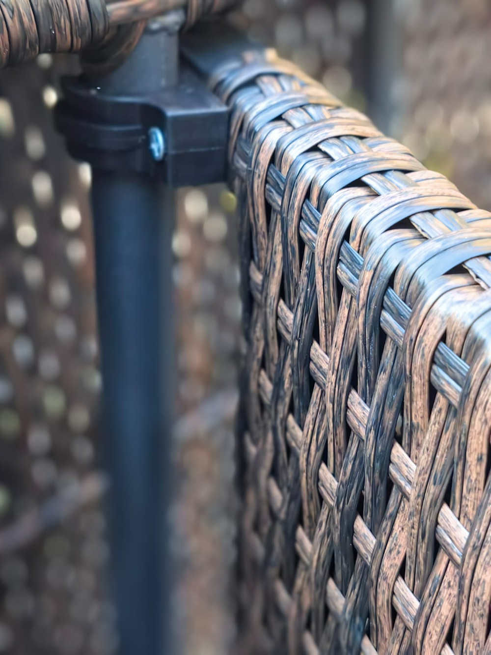 Шезлонг из искусственного ротанга с подлокотниками «MARA » — Dark Brown