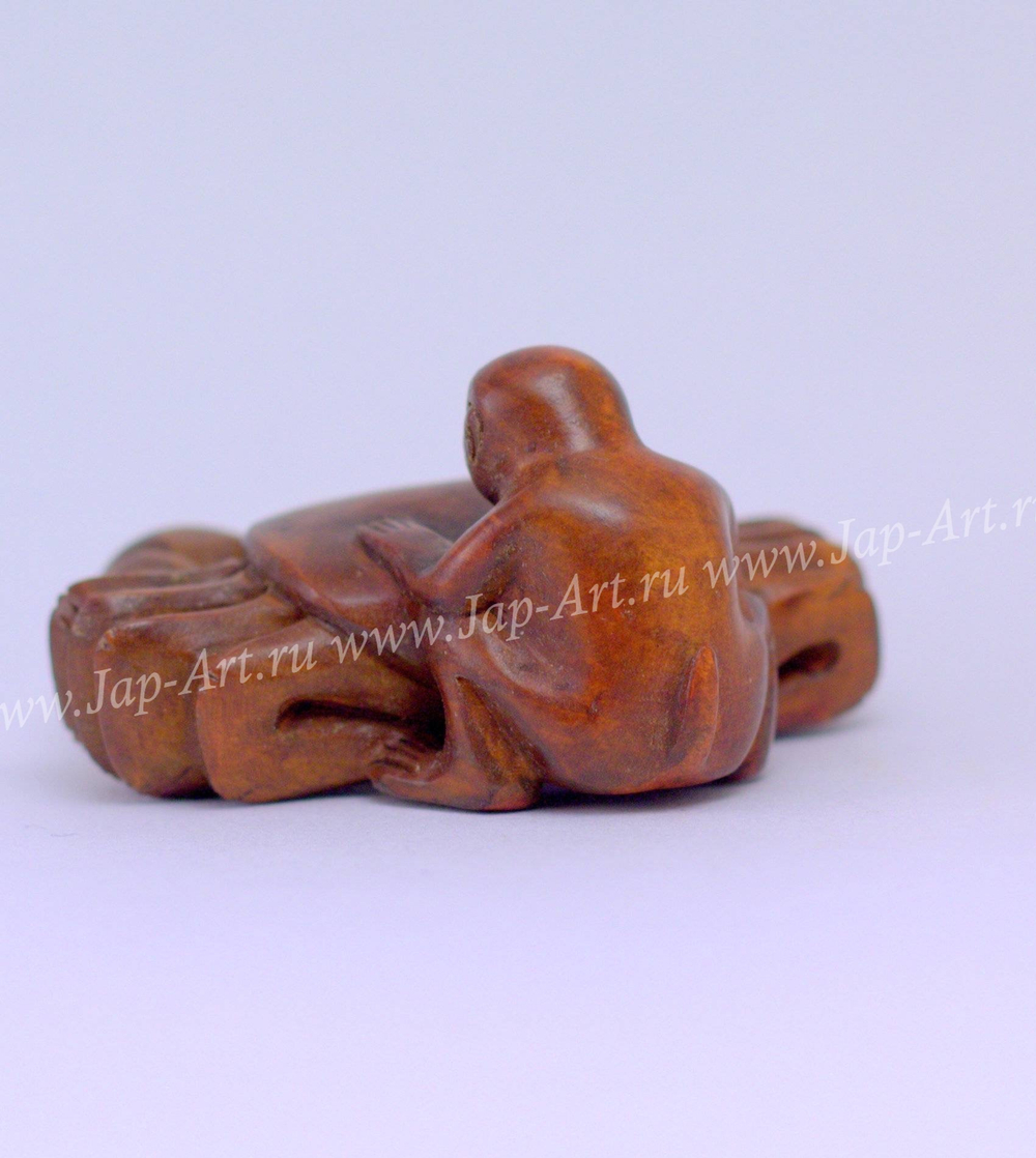 Нэцкэ Краб и обезьяна