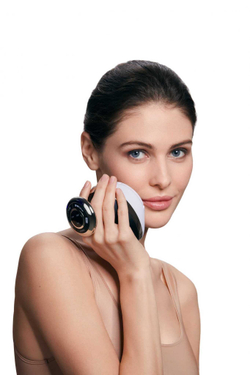 YA-MAN Cavispa RF Core PLUS для уменьшения жировой прослойки и укрепления кожи.