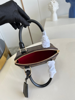 Louis Vuitton Alma BB