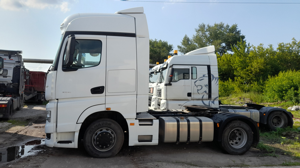 КамАЗ М1945 4x2 Седельный тягач 54901-92 (Дизельный, 11,9 л, 450 л.с., АТ)