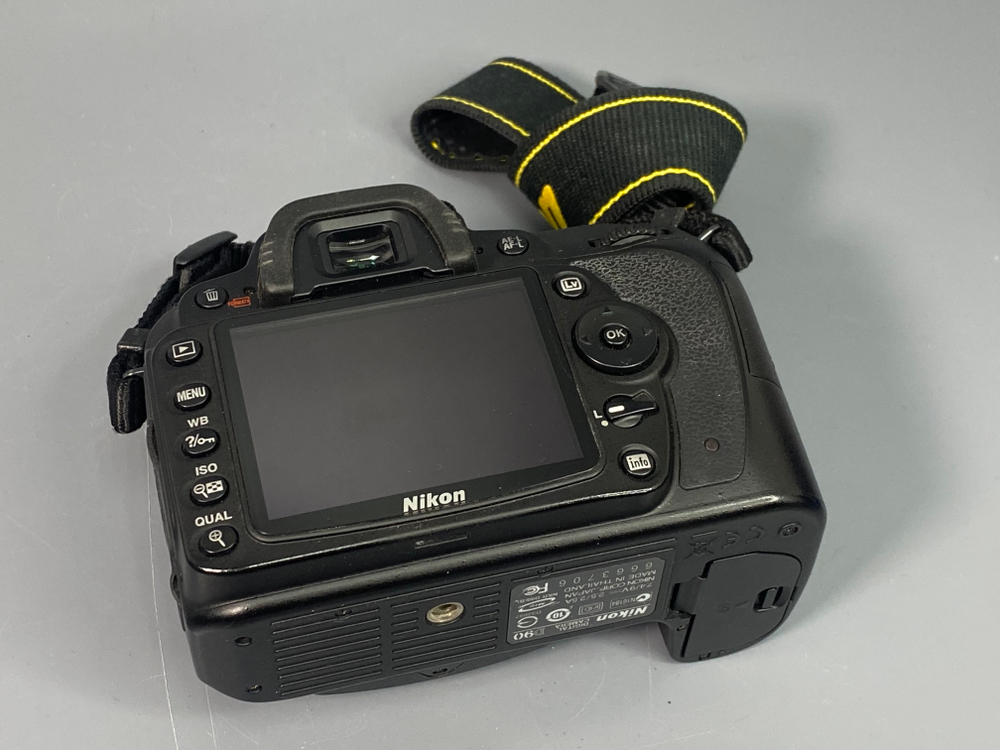 Nikon D90 7000 кадров