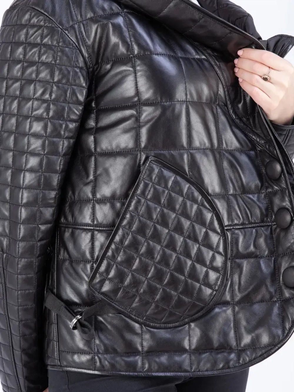 Куртка женская кожаная стеганая