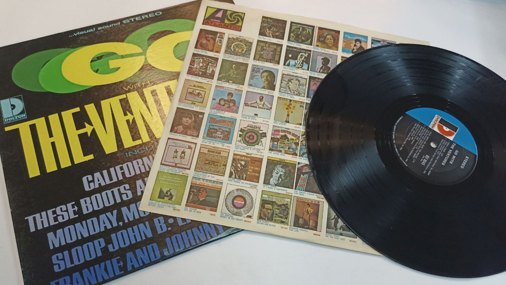 Винтажная виниловая пластинка The Ventures Go With The Ventures (USA 1966)
