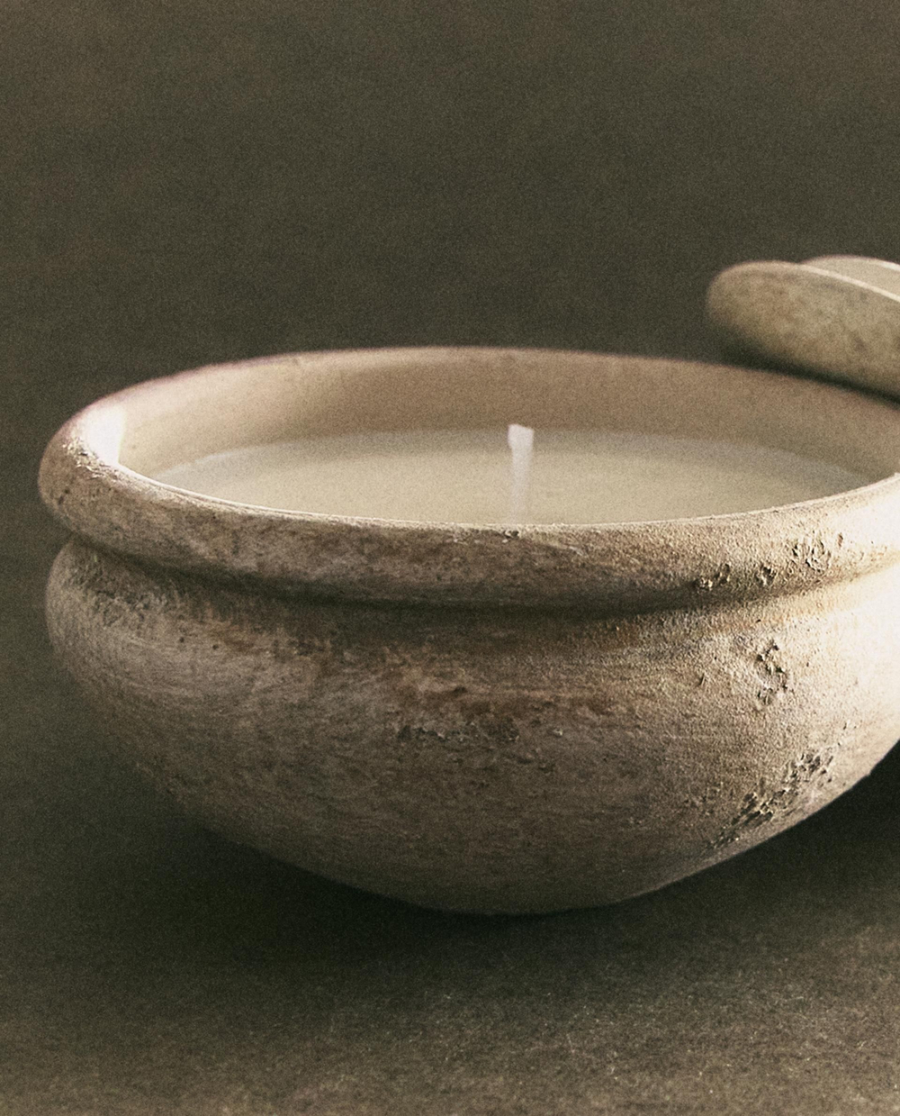 Zara Home - Ароматическая свеча golden cuir, 100 г