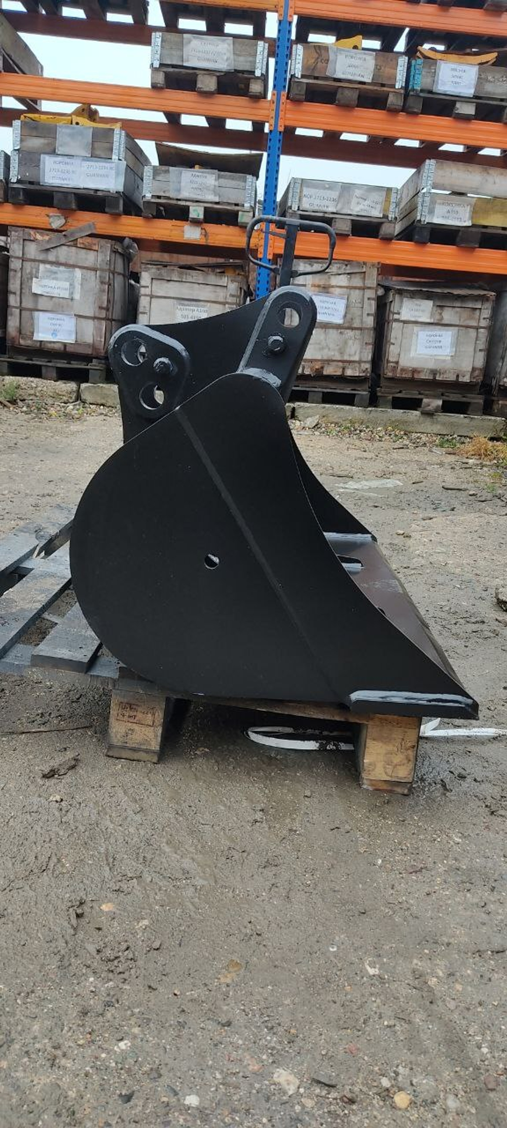 Ковш Komatsu WB93/WB97 планировочный 1200 мм