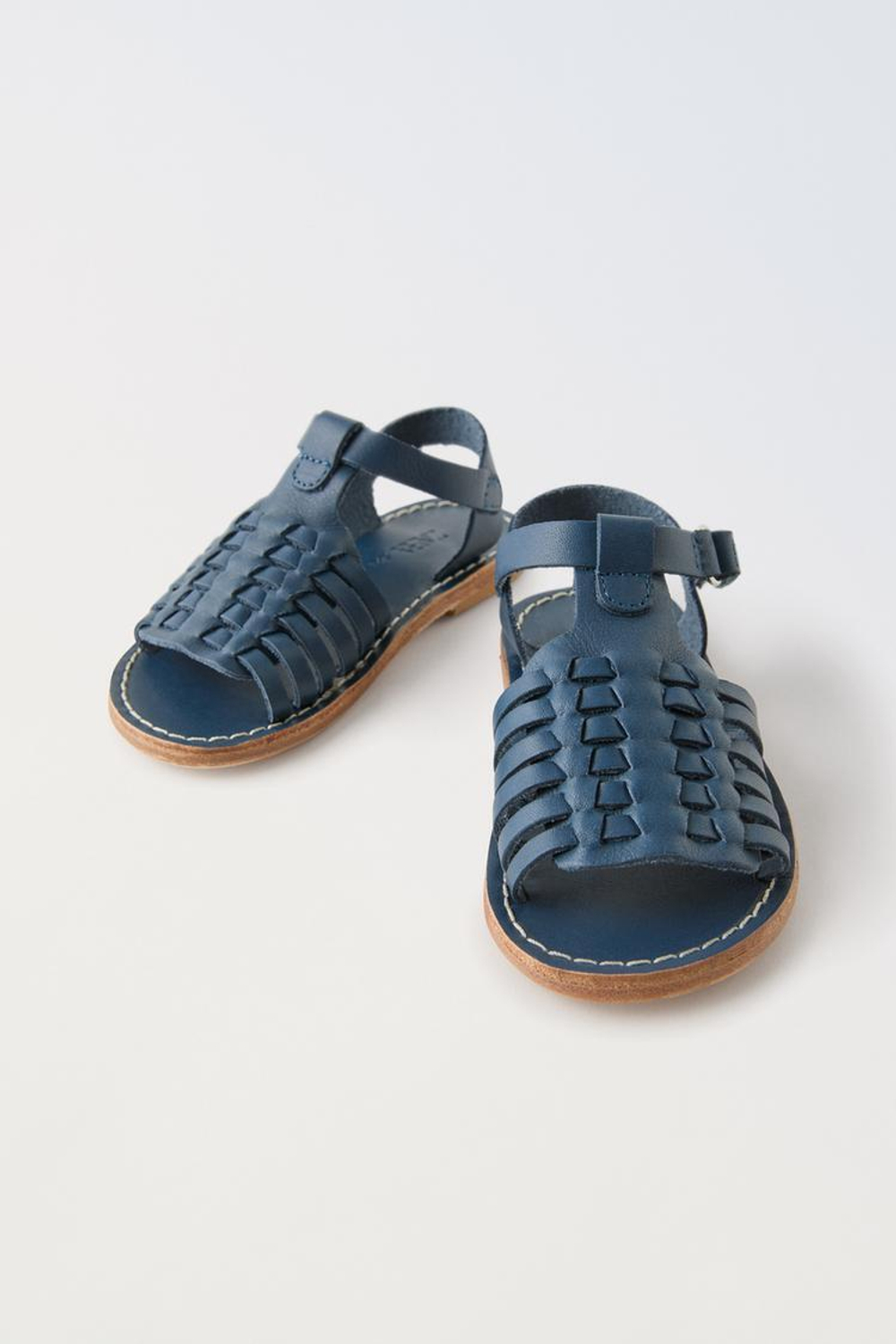ZARA ПЛЕТЕНЫЕ КОЖАНЫЕ САНДАЛИИ, СИНИЙ
