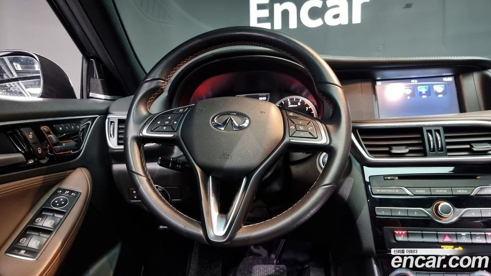 Infiniti Q30 2.0 카페 틱 (11.2019)