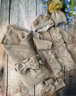 Вязаный комплект на выписку 5 предметов  (Одеяло утеплен., бант, пинетки, комбинезон, шапка) (Цвет: Синий)