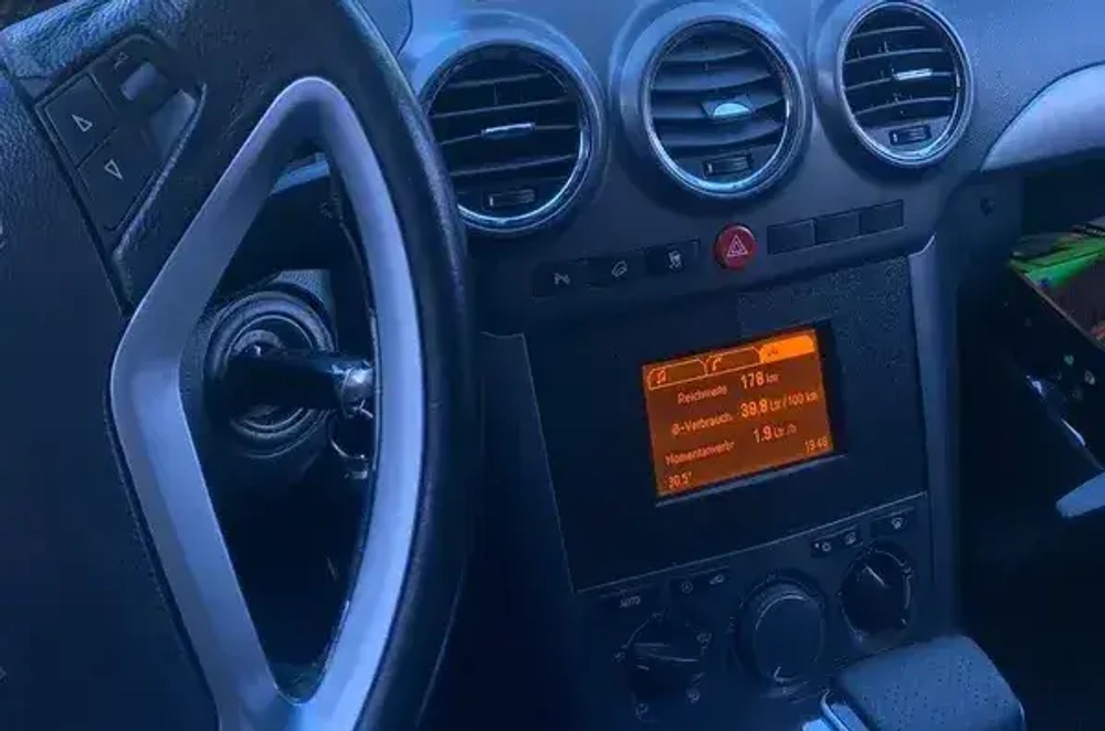 Магнитола для Opel Antara 2006-2015 (перенос БК вниз, черная) - Teyes CC3-2K монитор 13", QLED+2K, Android 10, 4G SIM-слот, CarPlay