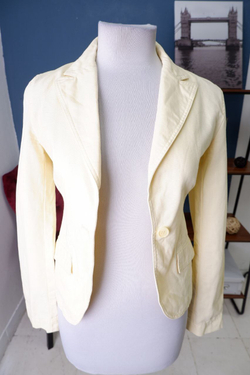 Жакет Oggi светлый 42 размер