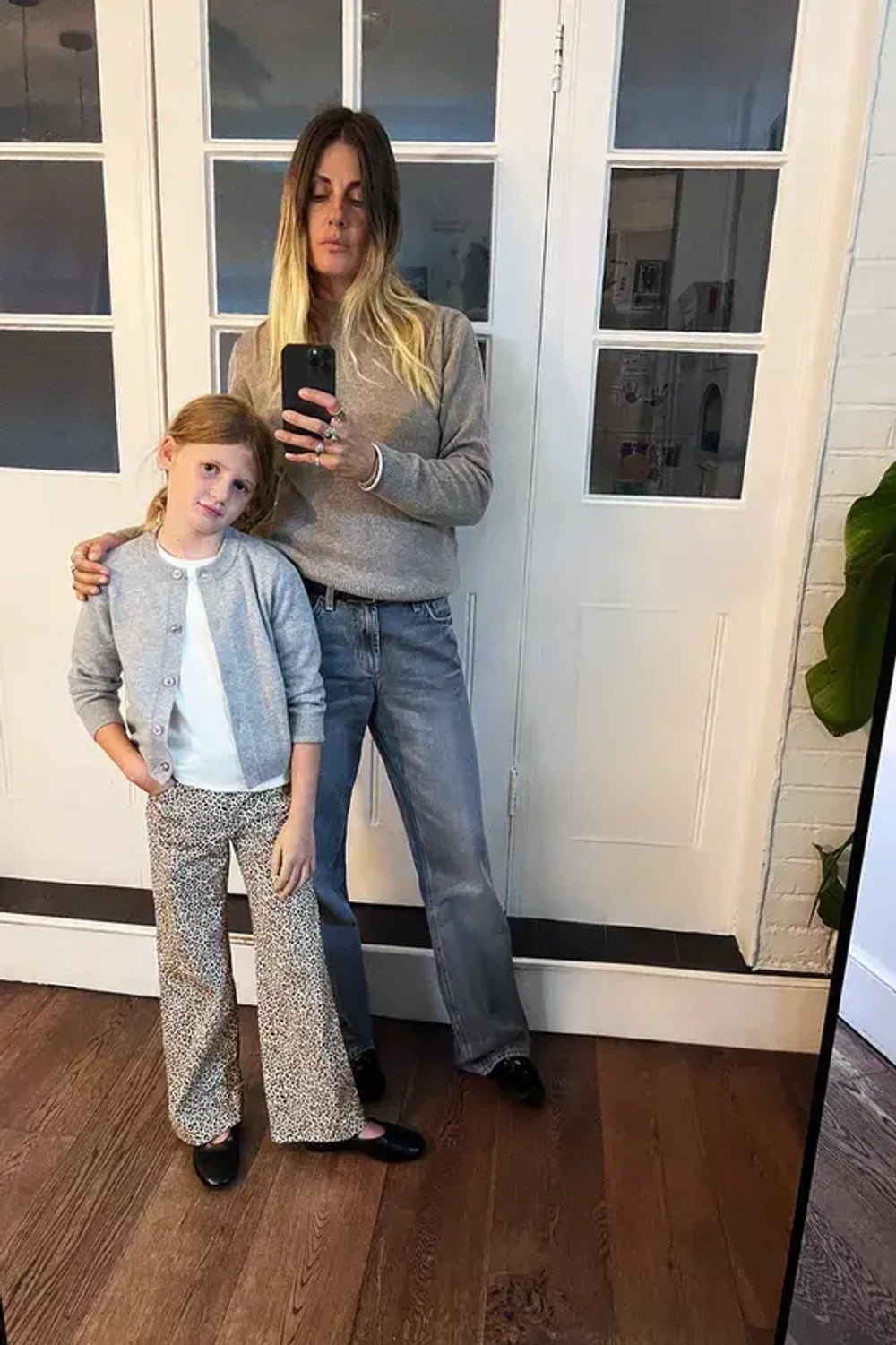 ZARA БРЮКИ FLARE С АНИМАЛИСТИЧЕСКИМ ПРИНТОМ, СИНИЙ