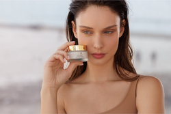 AHAVA MultiVitamin - увлажняющий и укрепляющий дневной крем SPF 30 /   50  ml  / GTIN 697045162796