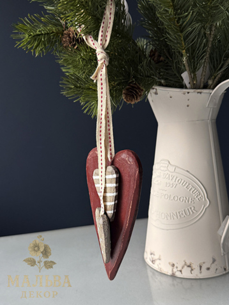 Декор подвесной "Связка из 3-х сердец" 8x2,5x28 см