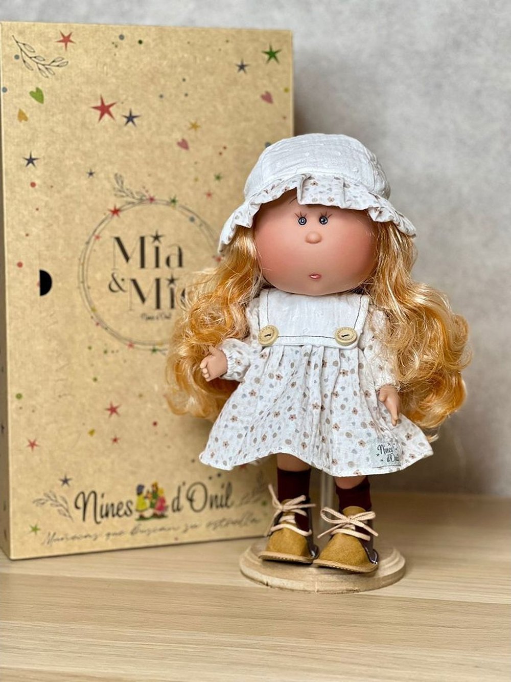 Кукла Nines виниловая 30см MIA CASE (3402A)