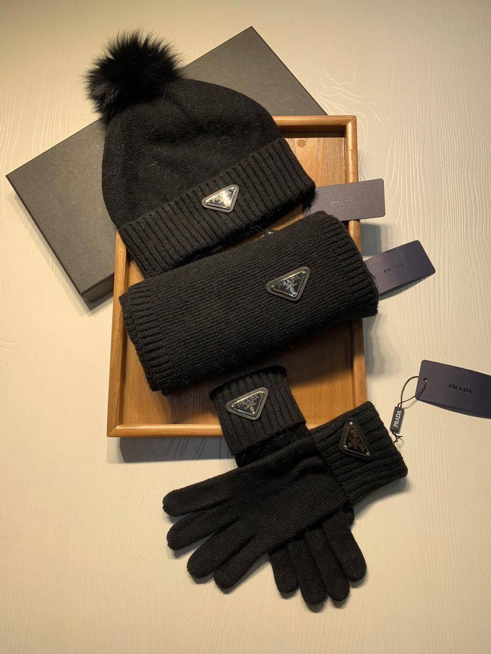 Комплект Prada (шапка + перчатки + шарф), арт. 466619757