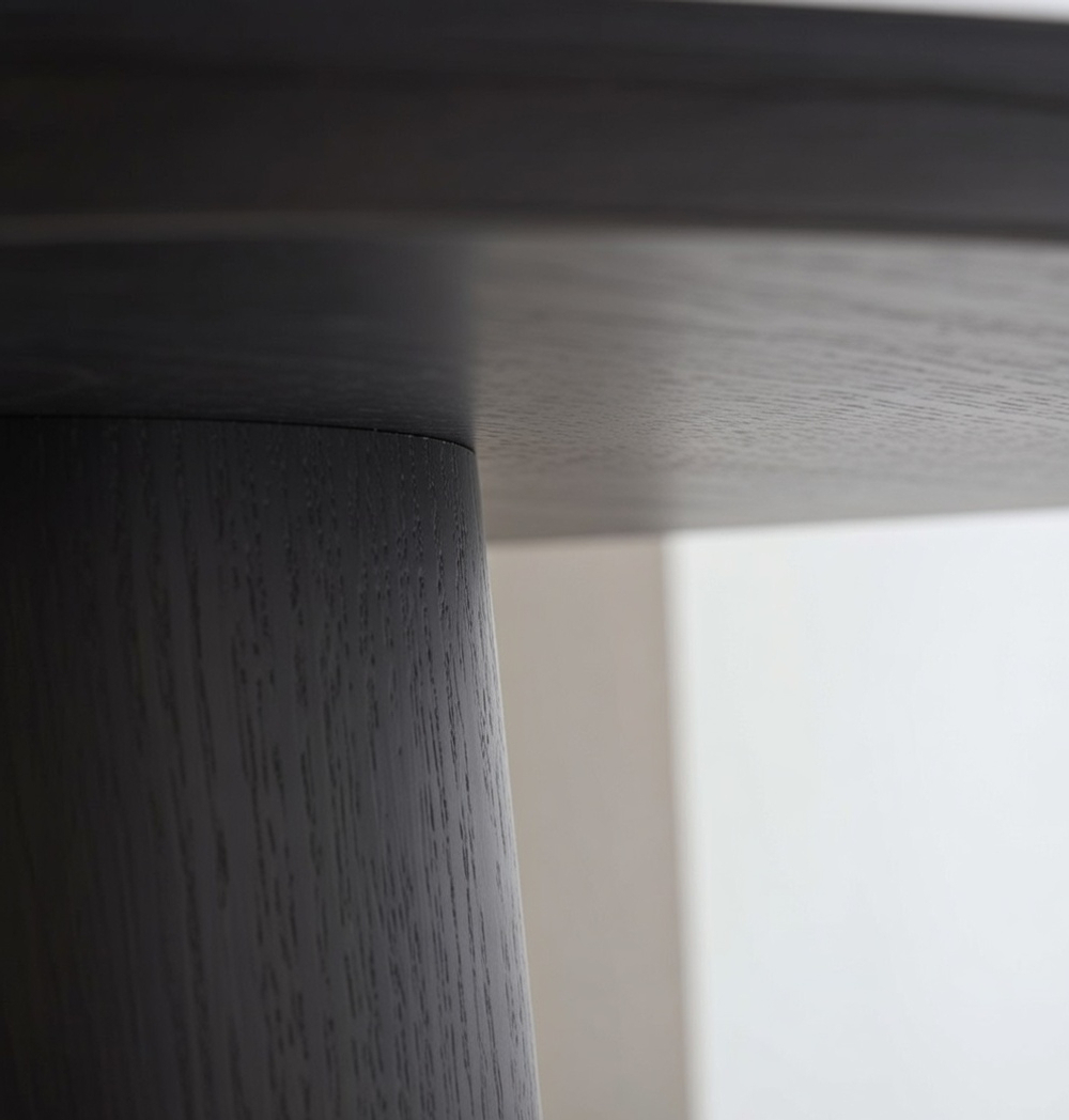 Дизайнерский обеденный стол BLOSSOM black