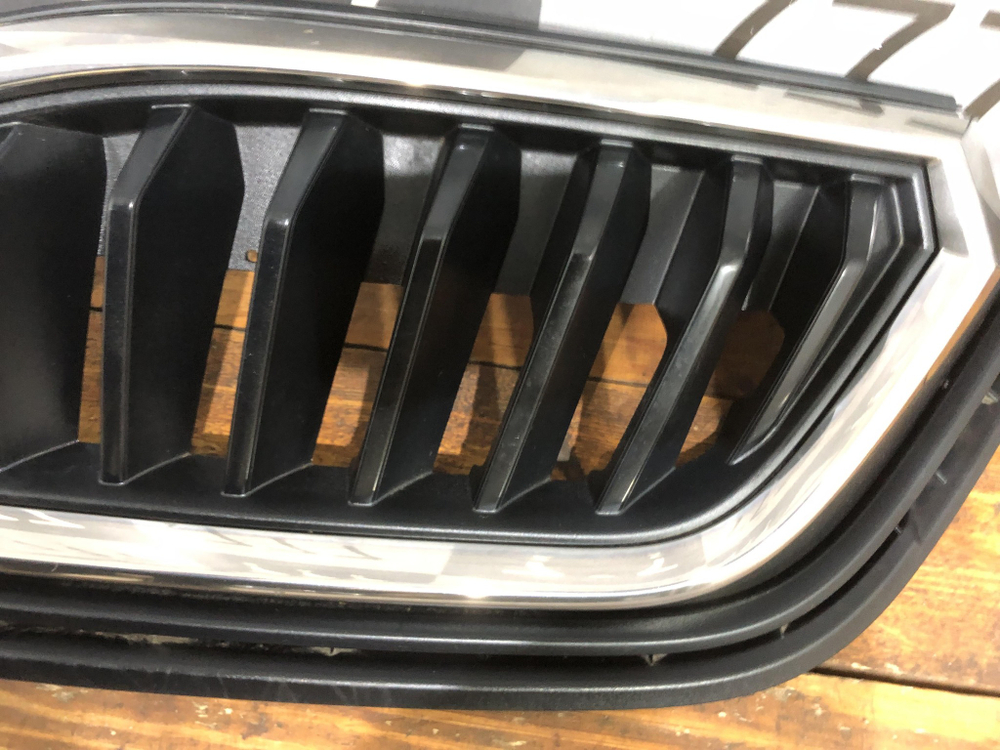 Решетка радиатора Skoda Rapid 2 20-нв Б/У Оригинал 60U853668