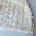 Фатин с объёмными розами Сливочный