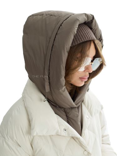 Женский бело-коричневый многослойный пуховик