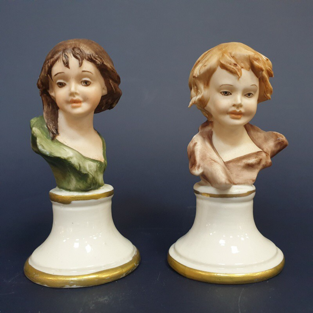 Фарфоровая мануфактура Capodimonte «Мальчик и девочка»