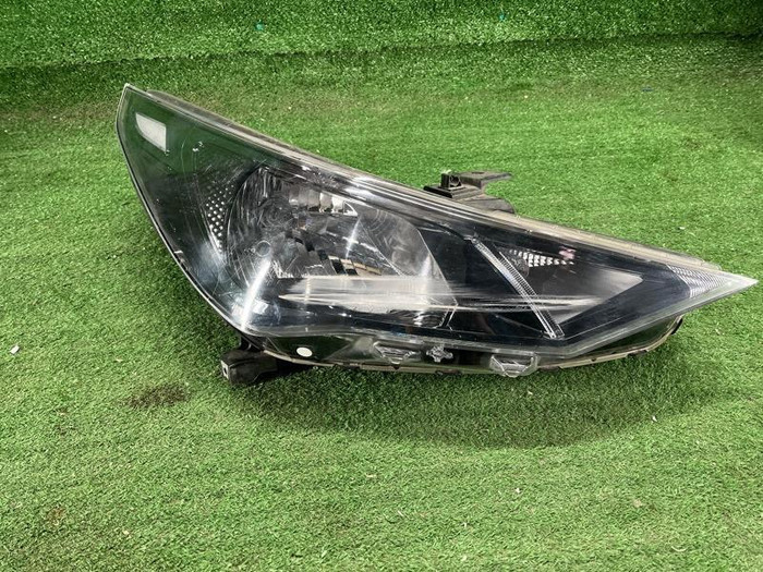 Фара правая Hyundai Solaris 2 (2020-н.в.) галоген