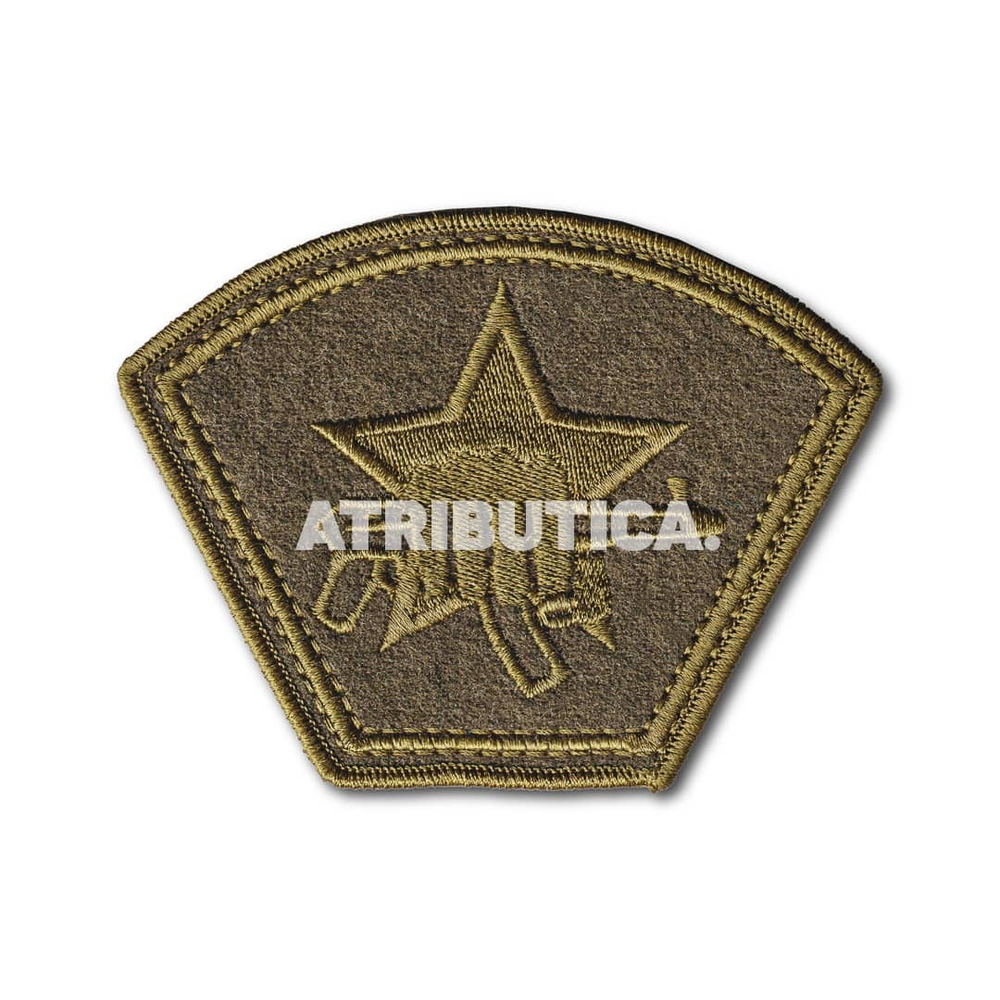Нашивка ( Шеврон ) На Рукав Кулак С Автоматом Полевая Оливковая | ATRIBUTICASTORE.RU