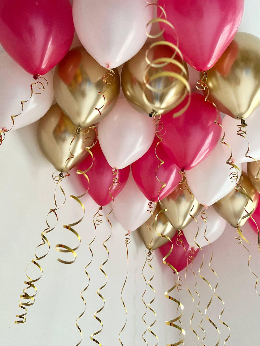 Воздушные шары 25 шт на потолок розовый и золото хром №3822