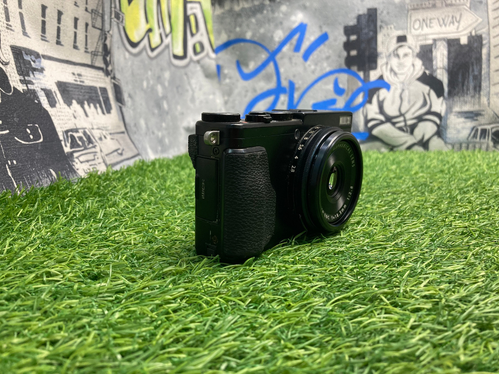 FujiFilm X70