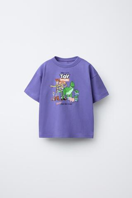 ZARA ФУТБОЛКА С ПРИНТОМ «ИСТОРИЯ ИГРУШЕК» ©, ЛИЛОВЫЙ