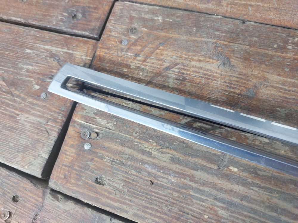 Молдинг решетки радиатора Mercedes GLE (V167) 18-нв Б/У Оригинал A1678854803