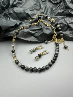 Браслет асимметричный с кошачим глазом и кубиками Swarovski, оттенок золото