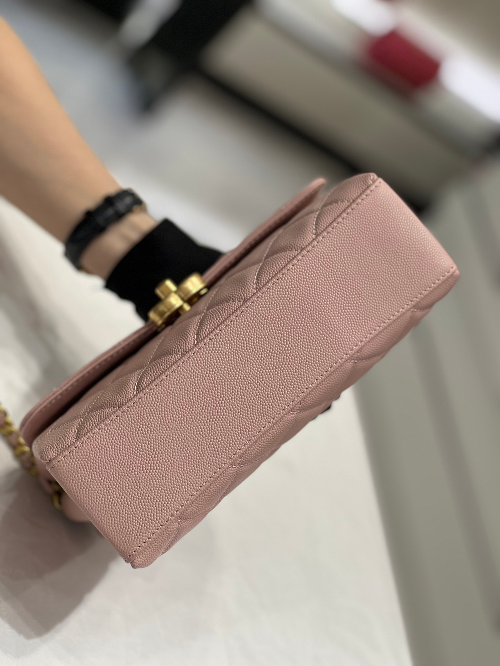 Chanel Carry Me 22 cm