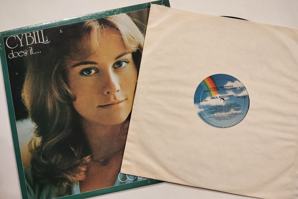 Винтажная виниловая пластинка LP Cybill Shepherd Cybill Does It To Cole Porter (USA 1980)
