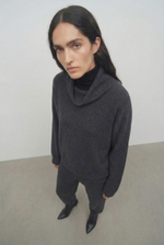 Свитер oversize с воротником-стойкой