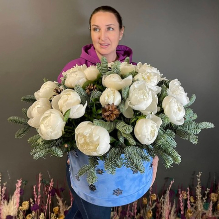 Зимний букет из цветов «‎‎Пионы сноуфлейкс»