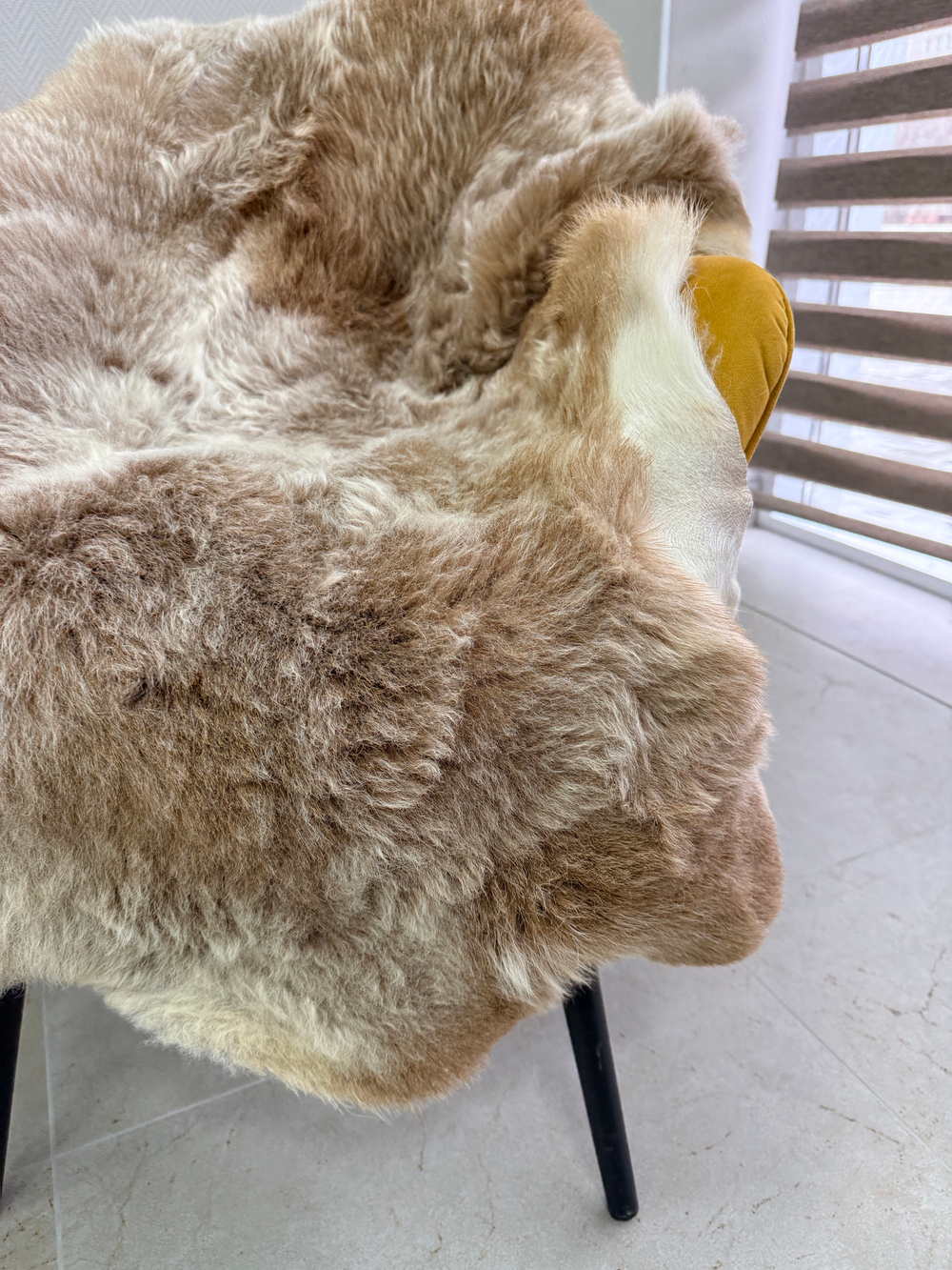 Шкура коврик меховой прикроватный овчина, 120х65 см.