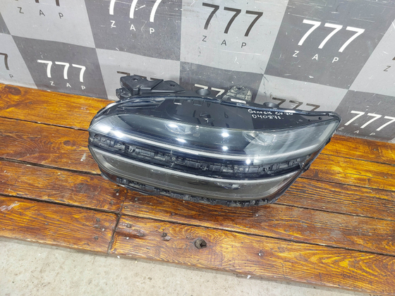 Фара левая LED Genesis GV70 20-нв Б/У Оригинал 92101AR200