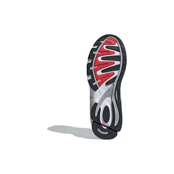 Отзывы adidas originals о бежевых кроссовках, которые являются низкими, Тем не менее, являются популярными.