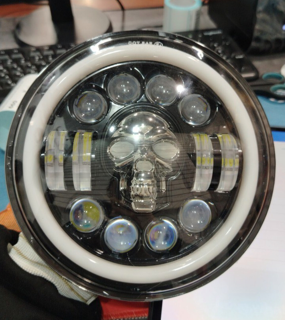 Фара (череп) светодиодная Led Нива УАЗ 7 дюймов (178 мм), skull (череп), (1 шт.)