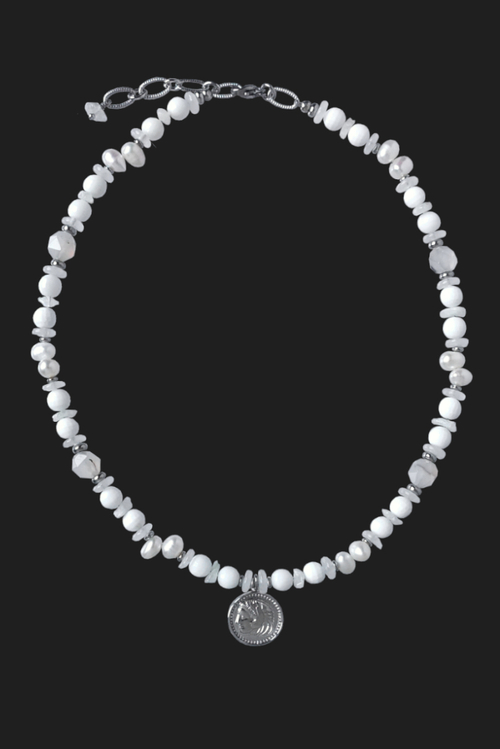Чокер Белая Ночь с лунным камнем, жемчугом и агатом