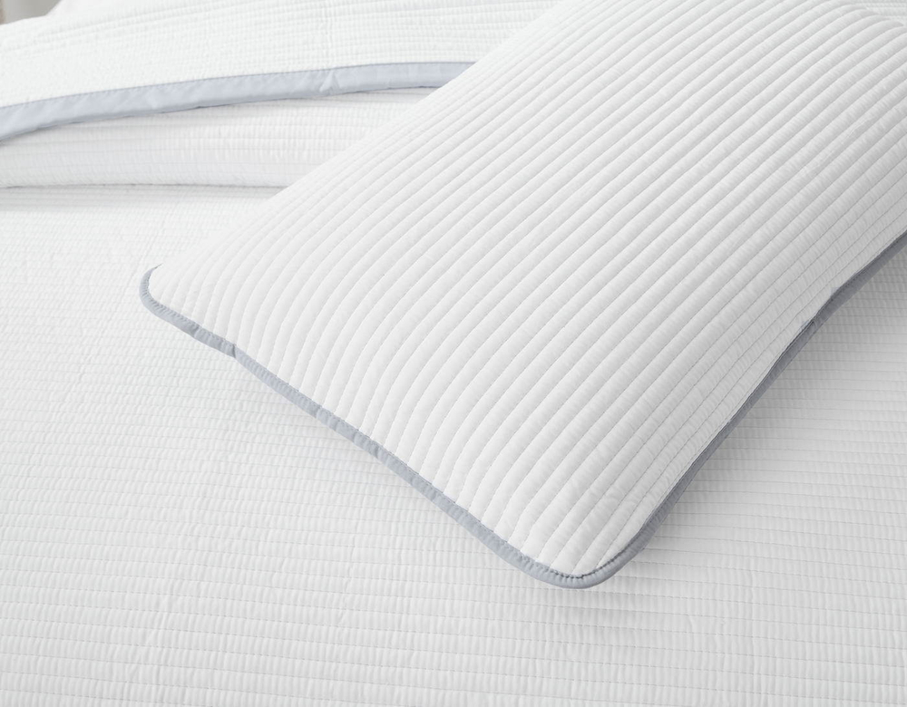 Покрывало 230х250 и 2 наволочки Sofi De MarkO Марисоль белое