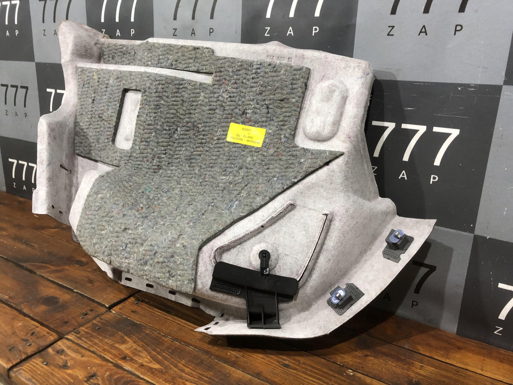 Обшивка багажника R Opel Astra H 04-14 Новая Оригинал 13252210