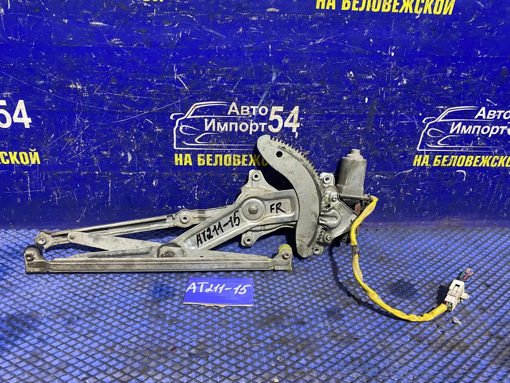 Стеклоподъемник передний правый TOYOTA CARINA 2001