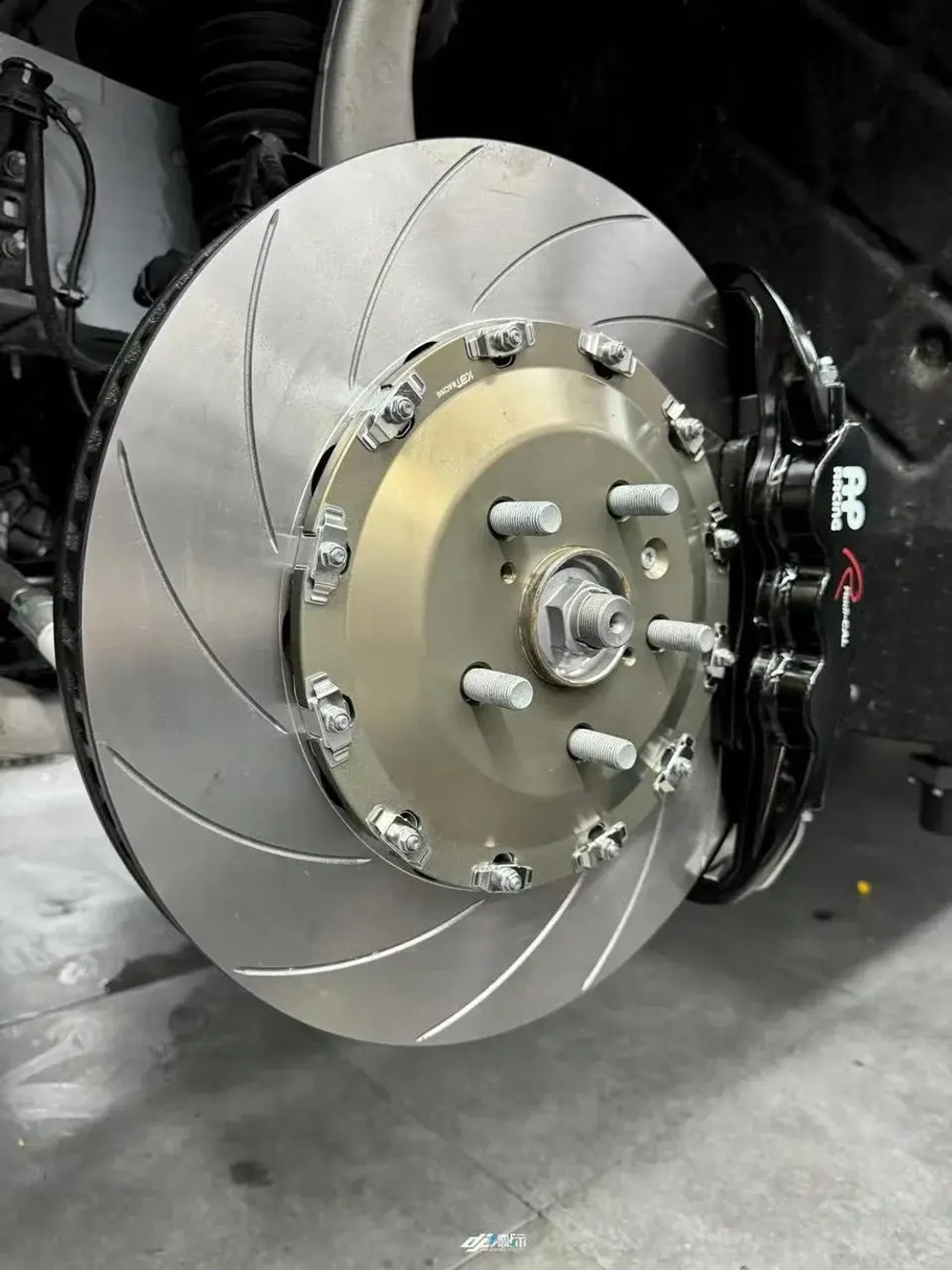 Усиленная тормозная система для Li Xiang I8 2025+ Лисян тормоза колодки тормозной диск суппорт