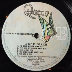 Винтажная виниловая пластинка LP Queen A Day At The Races (Japan 1976) (No Obi) Somebody To Love